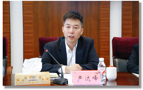 建行總行嚴(yán)達峰一行到宜化集團調(diào)研指導(dǎo)(圖6) 建行總行嚴(yán)達峰一行到宜化集團調(diào)研指導(dǎo)(圖6)