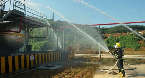 宜都園區(qū)蒲東亞榮獲“2018年度全省專職消防隊(duì)伍先進(jìn)工作者”榮譽(yù)稱號(圖3) 宜都園區(qū)蒲東亞榮獲“2018年度全省專職消防隊(duì)伍先進(jìn)工作者”榮譽(yù)稱號(圖3)