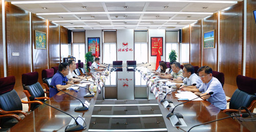 市國(guó)資委廠務(wù)公開(kāi)民主管理調(diào)研組到集團(tuán)開(kāi)展專題調(diào)研(圖1) 市國(guó)資委廠務(wù)公開(kāi)民主管理調(diào)研組到集團(tuán)開(kāi)展專題調(diào)研(圖1)