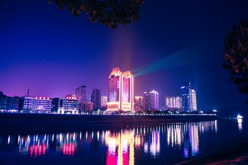 宜化大樓亮起來了！(圖3)