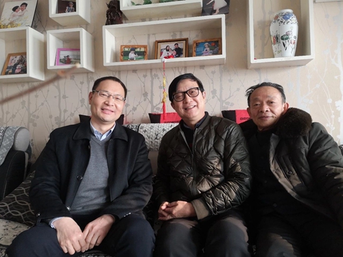 集團(tuán)領(lǐng)導(dǎo)春節(jié)前走訪慰問一線職工、困難職工和離退休老干部(圖5)