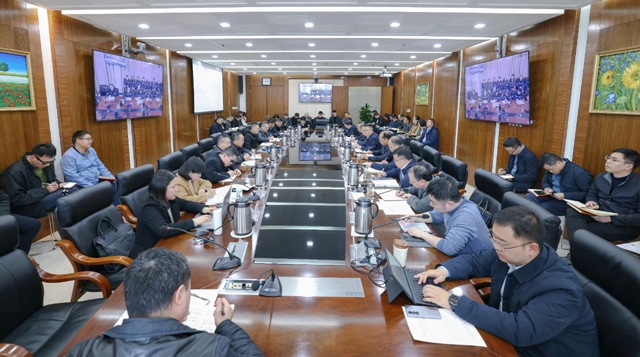 集團(tuán)召開(kāi)黨委(擴(kuò)大)會(huì)議 部署開(kāi)展深入貫徹中央八項(xiàng)規(guī)定精神學(xué)習(xí)教育(圖1) 集團(tuán)召開(kāi)黨委(擴(kuò)大)會(huì)議 部署開(kāi)展深入貫徹中央八項(xiàng)規(guī)定精神學(xué)習(xí)教育(圖1)