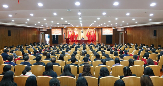 宜化集團(tuán)領(lǐng)導(dǎo)班子深入貫徹中央八項(xiàng)規(guī)定精神學(xué)習(xí)教育讀書班開班(圖1) 宜化集團(tuán)領(lǐng)導(dǎo)班子深入貫徹中央八項(xiàng)規(guī)定精神學(xué)習(xí)教育讀書班開班(圖1)