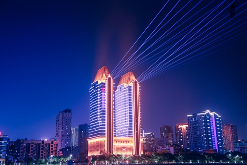 宜化大樓亮起來了！